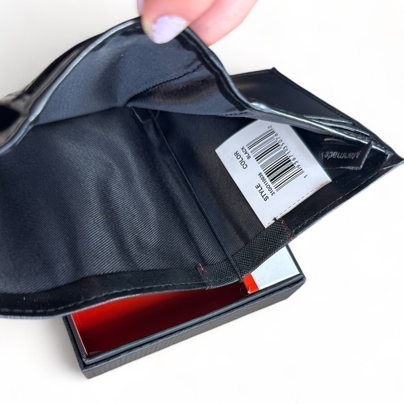 NWT Guess Mens Trifold Leather Wallet / Clear ID Slot, 7 card slot, cash pocket - Picture 7 of 14